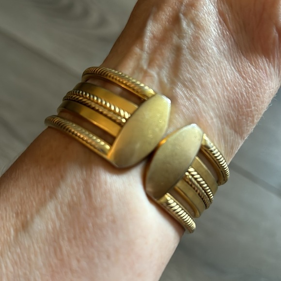 Watch - Picture 4 of 4